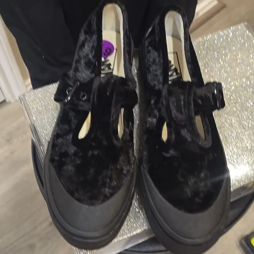 Vans Style 93 Velvet Mary‎ Jane Sneaker- Black
